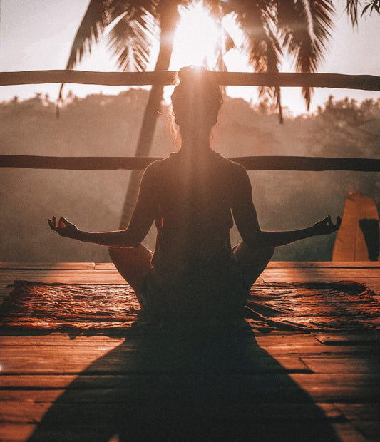 meditación y CBD para calmar la mente